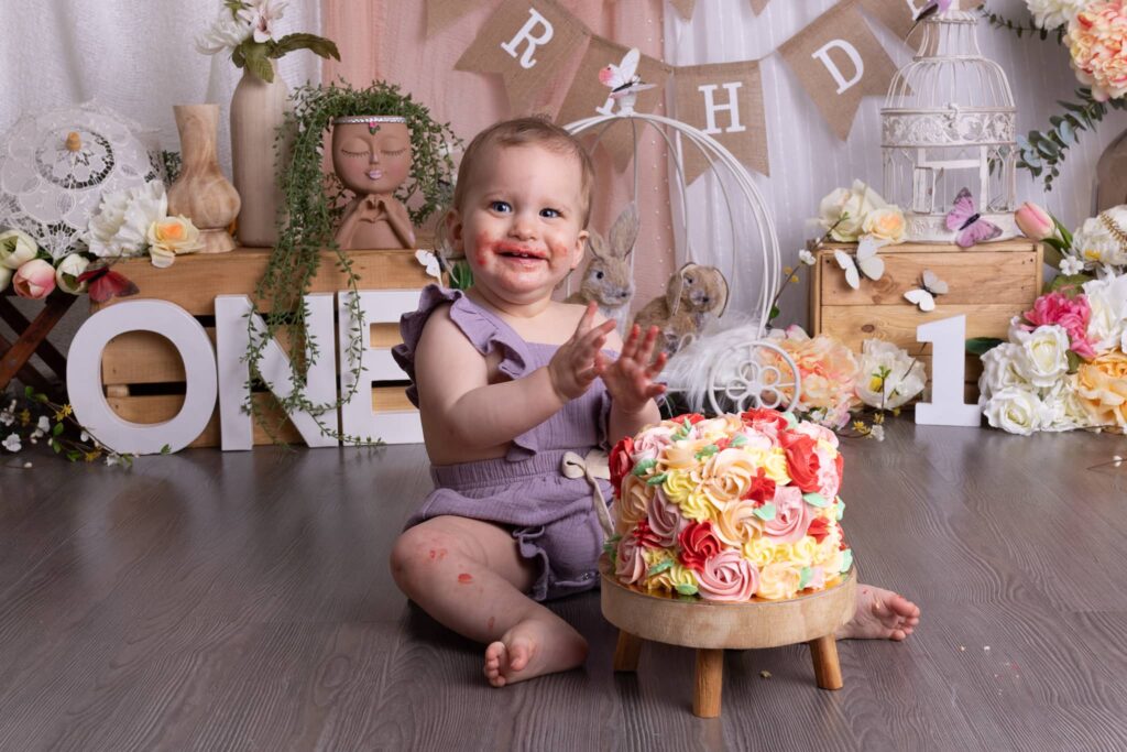 Bébé va avoir 1 ou 2 ans ? Vivez une expérience magique avec une séance Smash Cake super fun ! - shooting enfant
